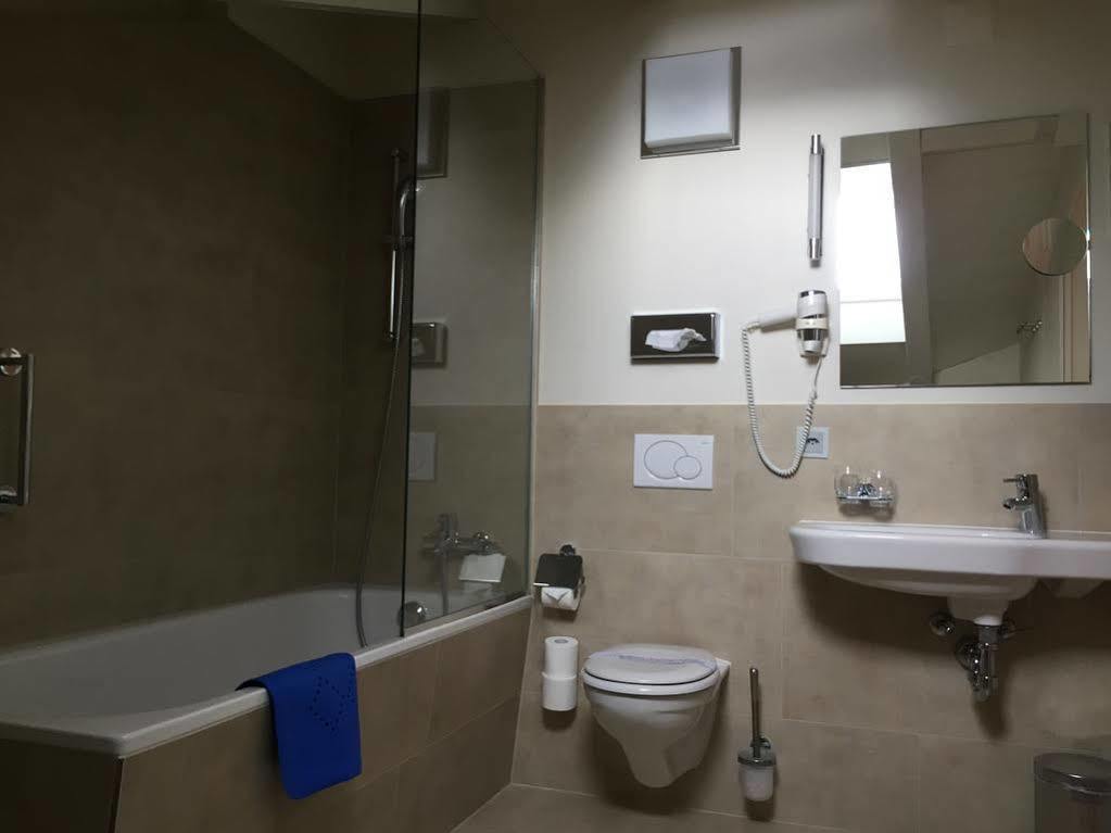 טריסנברג Hotel Oberland מראה חיצוני תמונה