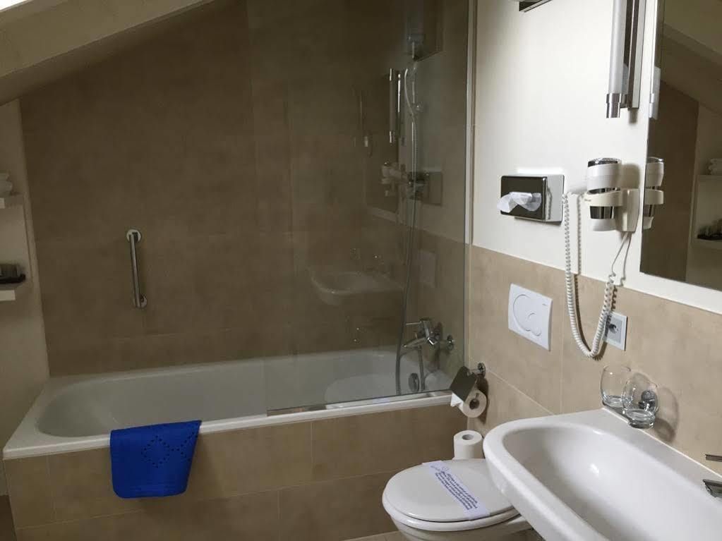 טריסנברג Hotel Oberland מראה חיצוני תמונה
